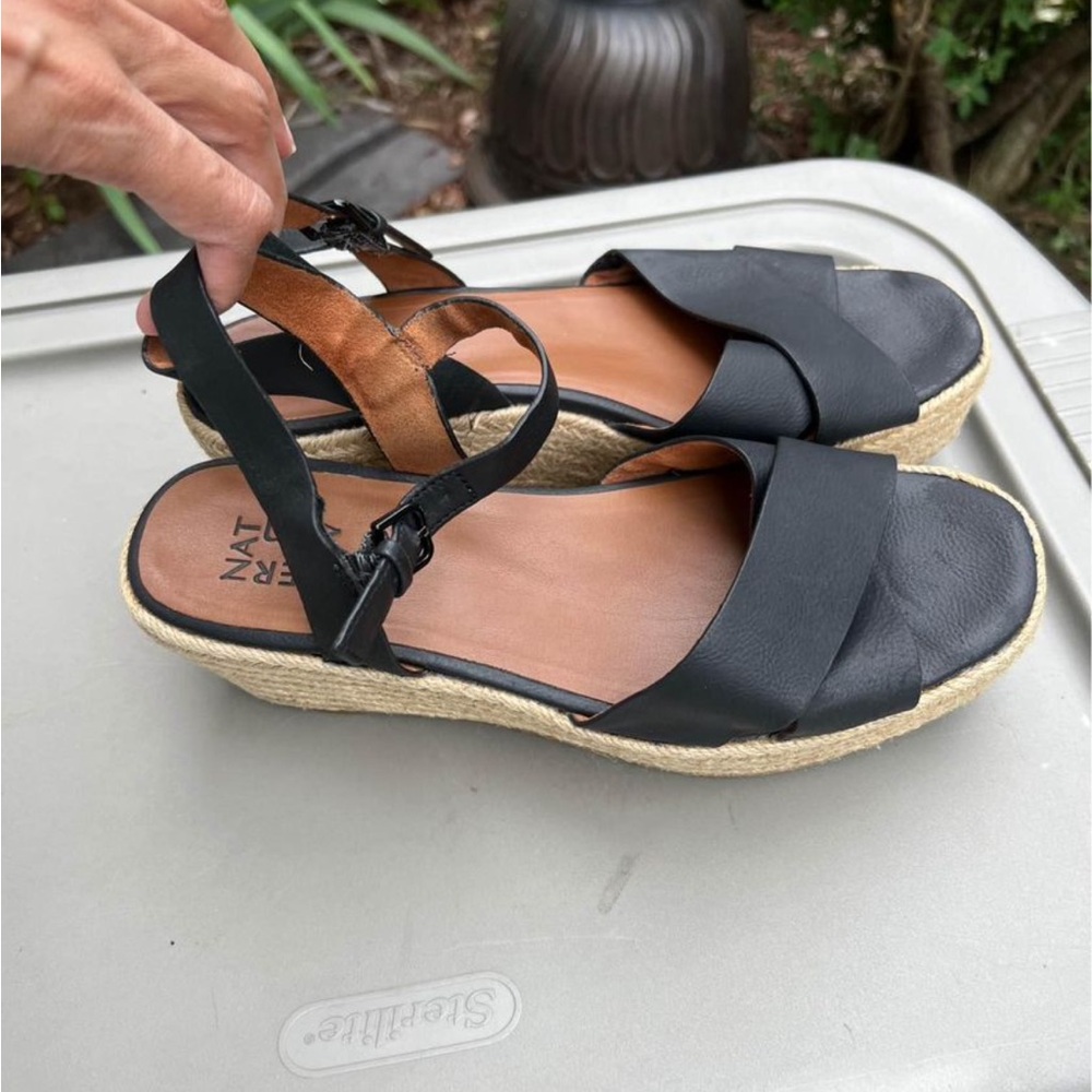 Women’s size 10 Naturalizer wedges super comfy